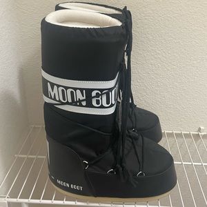 Black Moon Boots